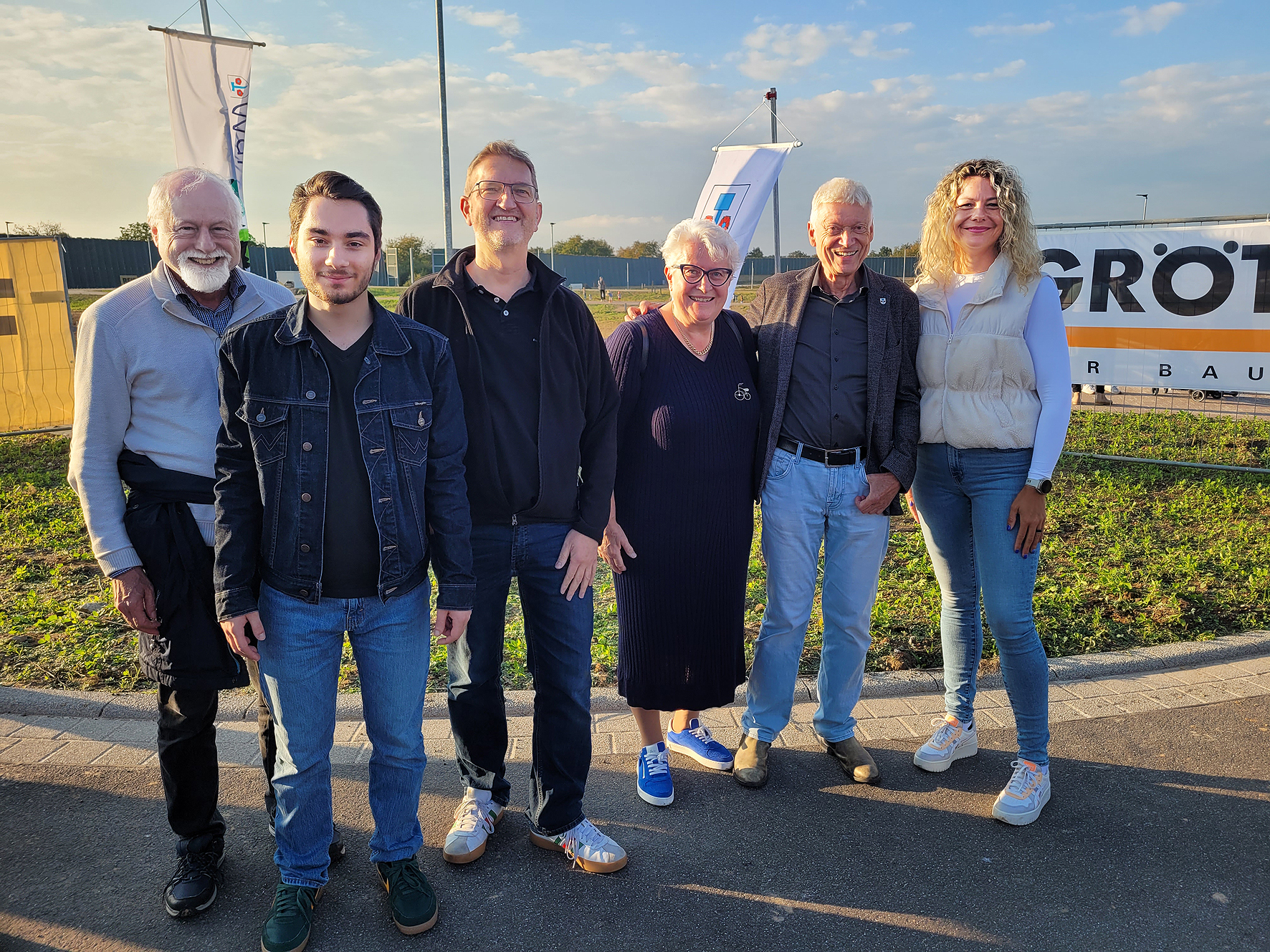 Hocherfreut von links: Gerhard Mller (Beisitzer und Gemeinderat), Maurice Neumaier (Stellv. Vorsitzender), Thorsten Krampfert (Schatzmeister), Birgitta Haller-Mller (Gemeindertin), Joachim Schneider (Vorsitzender und Gemeinderat), Anja Klmel (Stellv. 